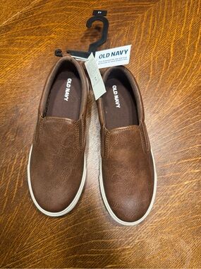 Old Navy Brown Slip-On Kids Dress Shoes with White Trim